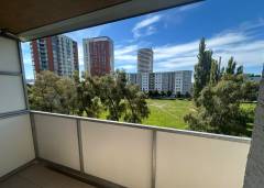  Priestranný 2 izbový s logigiou v Petržalke