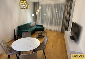 Dizajnový 2- izbový byt s balkónom a exkluzívnym výhľadom