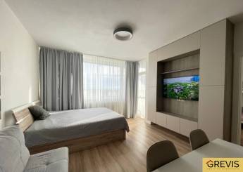 NA PREDAJ: Klimatizovaný 2 izbový byt, Bystrická ulica.